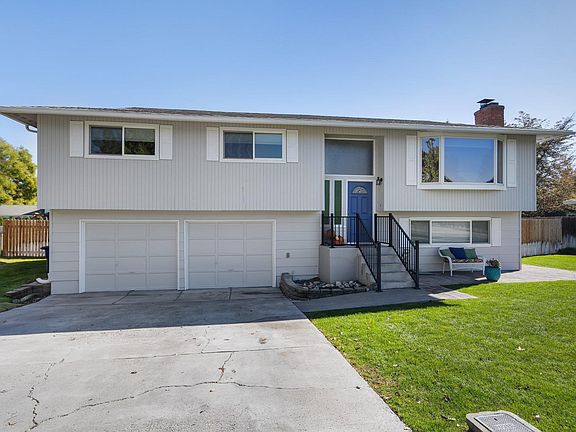 3rd image of 2126 Cascade Ave