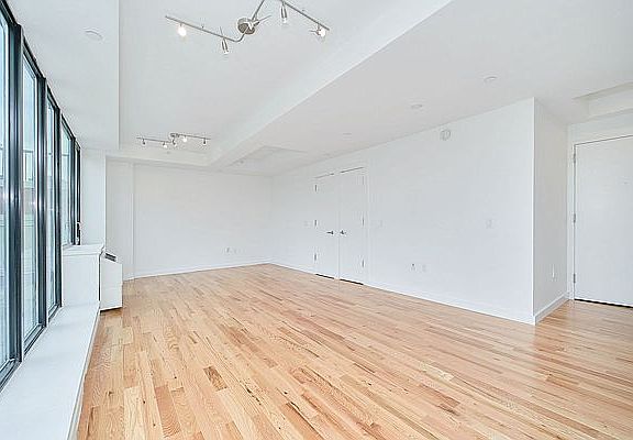 4th image of 48 E 132nd St Penthouse F