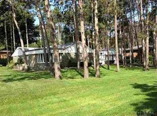 15 Chestnut Hill Rd S, Loudonville, NY 12211