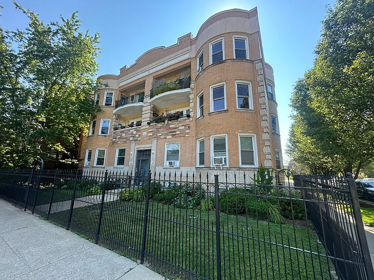 1354 N Kedzie Ave #1F — Photo 13