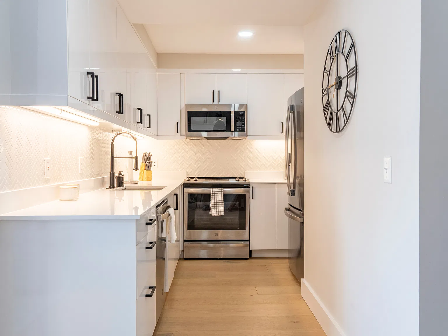 1 bed, 573 sqft, $2,600 — Photo 4