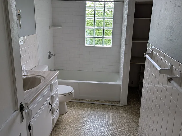 Main bathroom