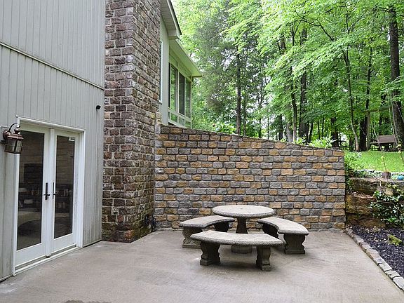5th image of 109 Stonehouse Trl