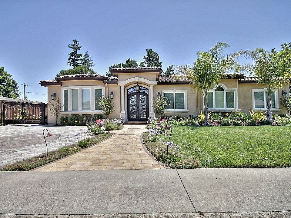 1st image of 12638 Paseo Flores