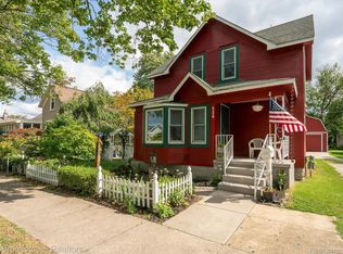 526 Monroe Ave, Grand Haven, MI 49417