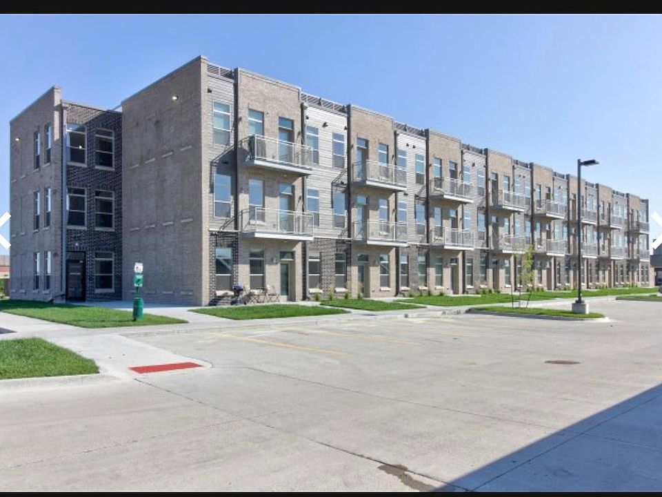 1st image of 432 SE Laurel St Unit 303