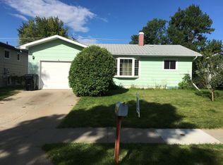 2219 6th Ave E, Williston, ND 58801