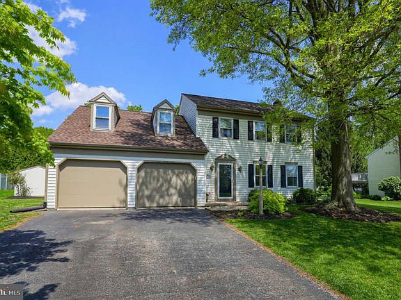 2nd image of 555 Hollyann Dr