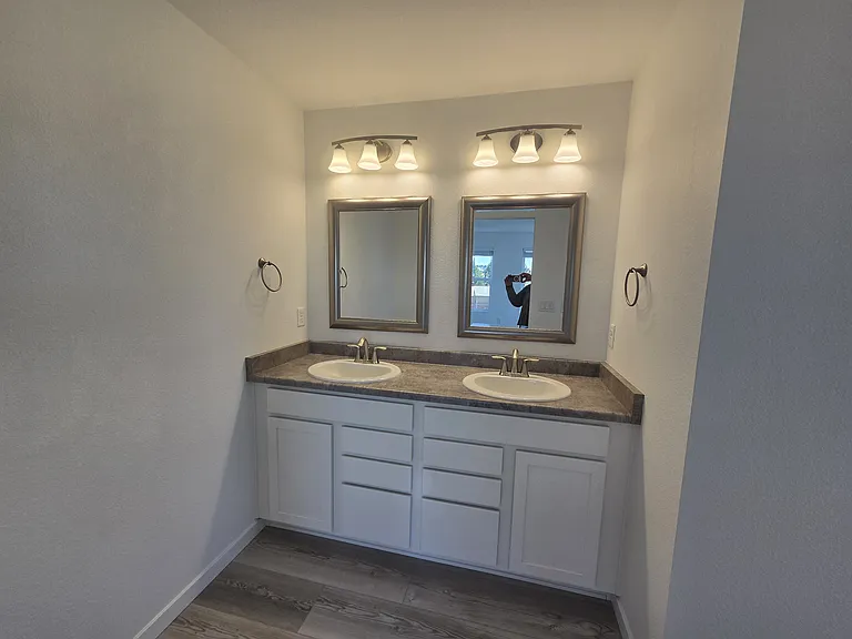 1905 Erin Loop — Photo 14