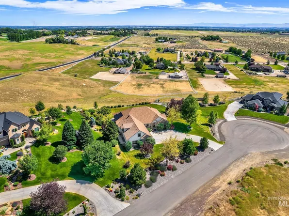 25325 Desert Springs Cir, Star, ID 83669