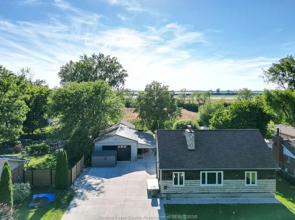 2040 Front Rd N, Amherstburg, ON N9V 3R3