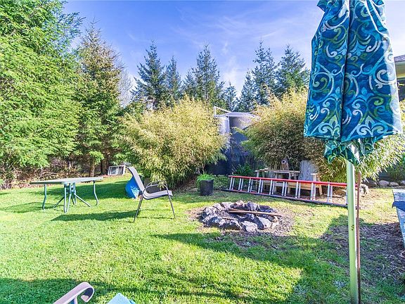 4th image of 3225 Otter Point Rd