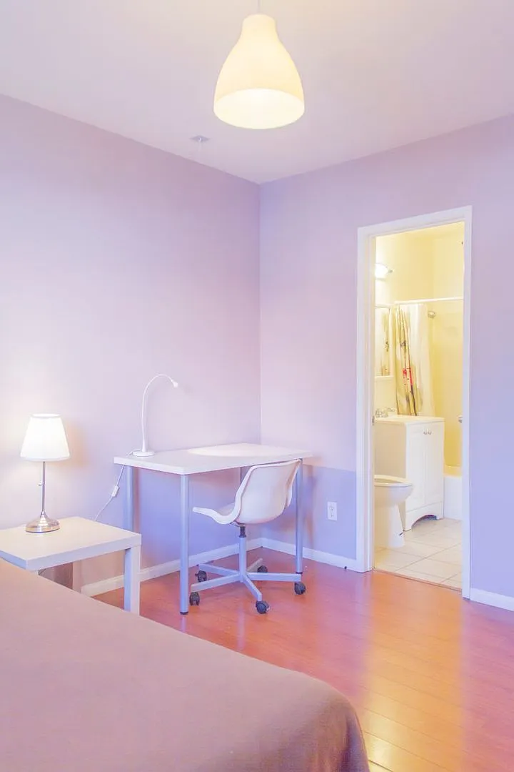 A 3 bedroom, 1 bathroom apartment with a dining area at 1637 Berkeley. — Photo 3