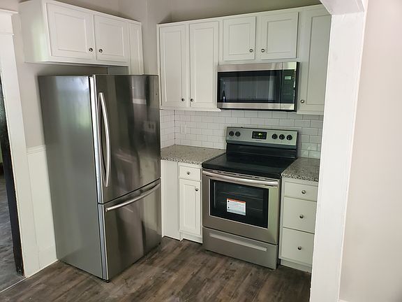 4th image of 617 E 60th St
