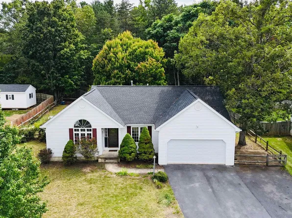 95 Sugarcamp Ln, Stuarts Draft, VA 24477