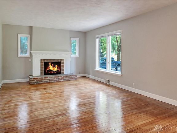 3rd image of 5050 Far Hills Ave