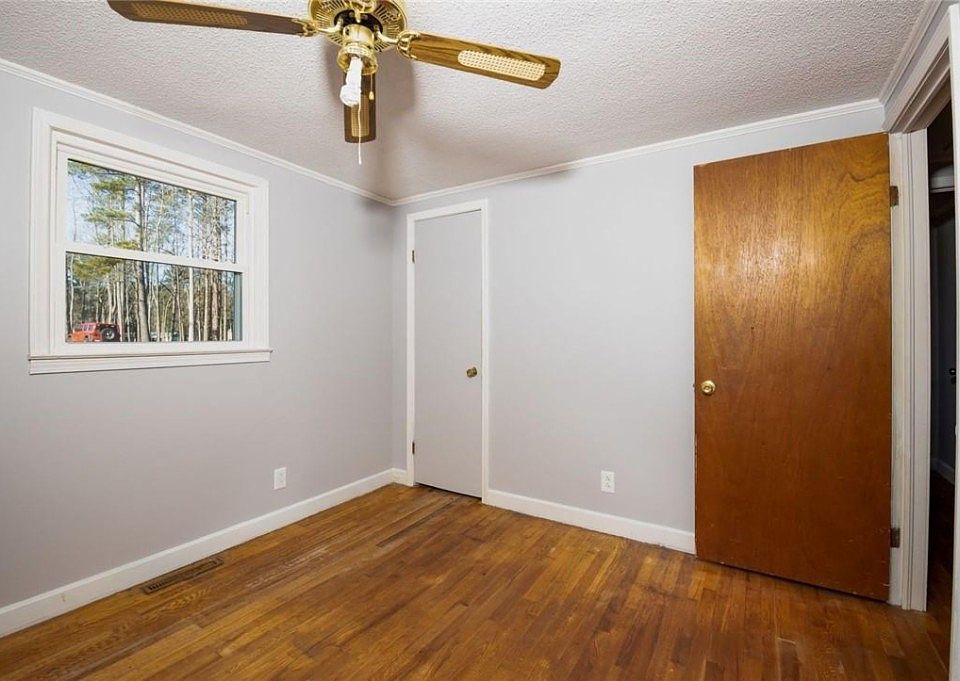 1st image of 380 Forest Lakes Cir