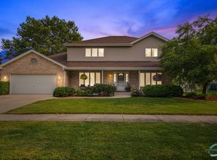 9121 Yorktown Dr, Orland Park, IL 60462
