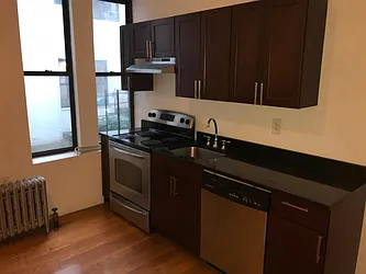 Rented by Hillel Realty Group
