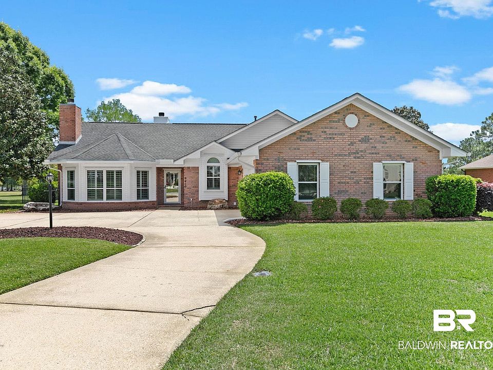 1st image of 9410 Clubhouse Dr