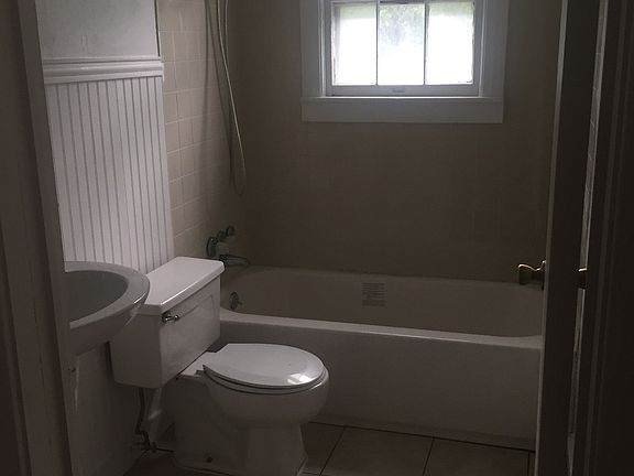 4th image of 2629 College Ave