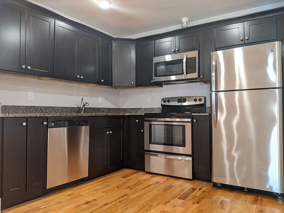 1st image of 142 Sussex Ave