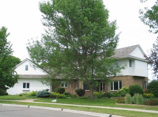 48 Sloping Hills Cv, Grand Forks, ND 58201