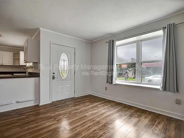 5309 Perry Ave — Photo 2