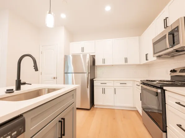 121 Sylvania Ave #301, Charlotte, NC 28206