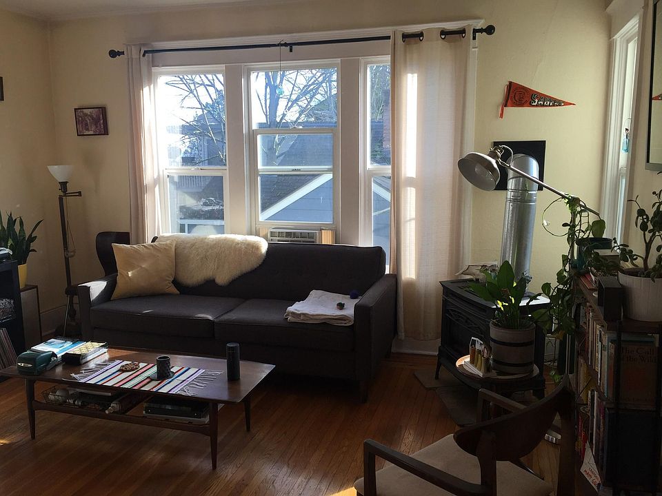 Living Room photo 3