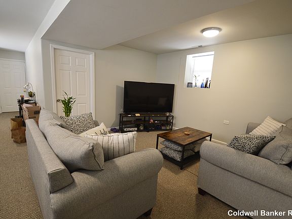 2nd image of 2536 W Augusta Blvd #G