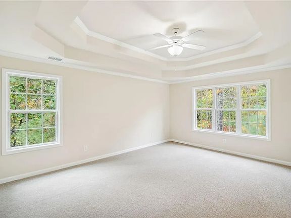 5th image of 75 Lake Laurel Ct N