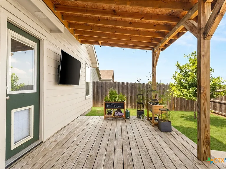 9129 Navarro Vis — Photo 23