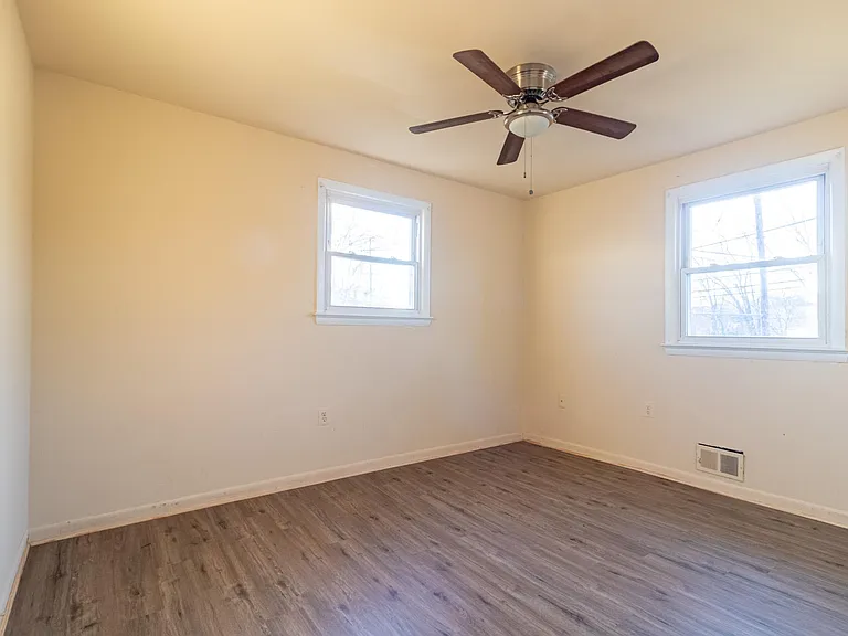 11312 Old Fort Rd — Photo 10