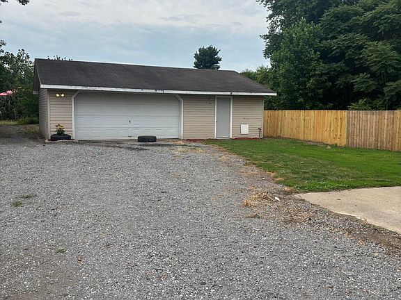3rd image of 6449 Rouget Rd