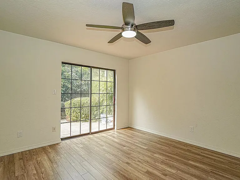 495 Chestnut St #20 — Photo 5