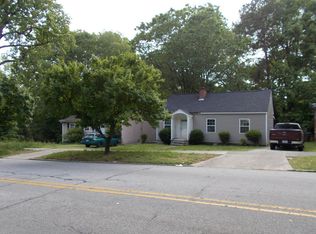 1114 S Benbow Rd, Greensboro, NC 27406