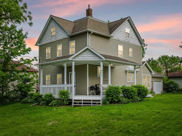 425 Rountree Ave, Platteville, WI 53818