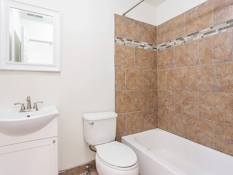 1712 Monument St #A — Photo 12
