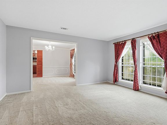 3rd image of 8227 Roebourne Ln