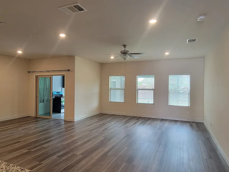 6003 Glen Rose Ave — Photo 4
