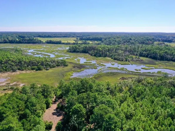 6649 Geneva Rd, Saint Helena Island, SC 29920