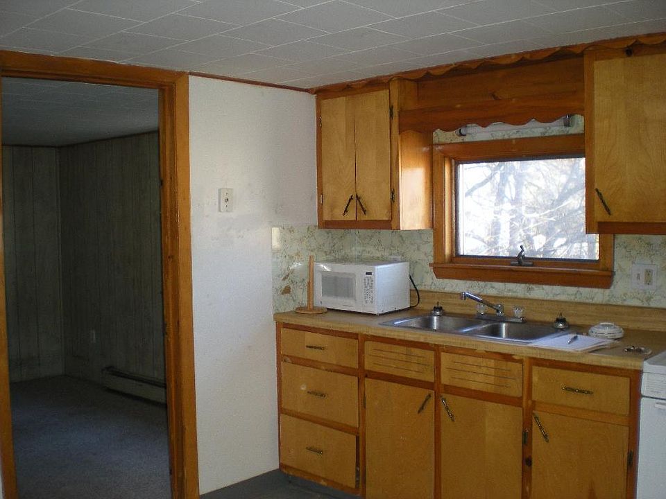 2nd image of 20 Mechanic St APT 1
