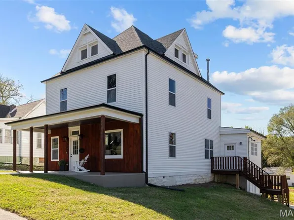 202 S 5th St, De Soto, MO 63020