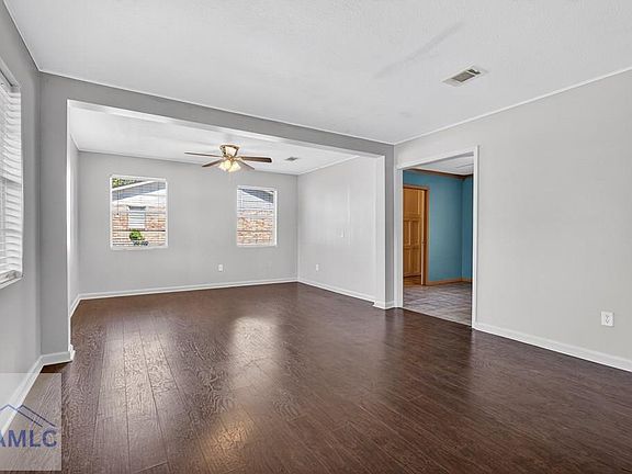 4th image of 241 Deerwood Dr