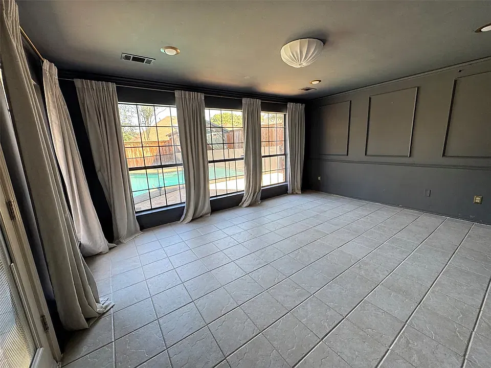 3 bed, 2.5 bath, 2033 sqft, $2,850 — Photo 4