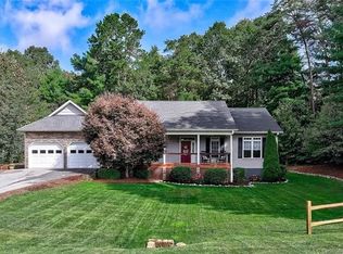 74 W Sunset Ridge Dr, Etowah, NC 28729