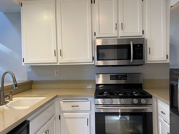 5th image of 1360 W Capitol Dr
