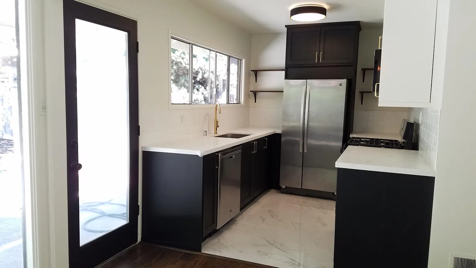 185 Blackfield Dr photo 1