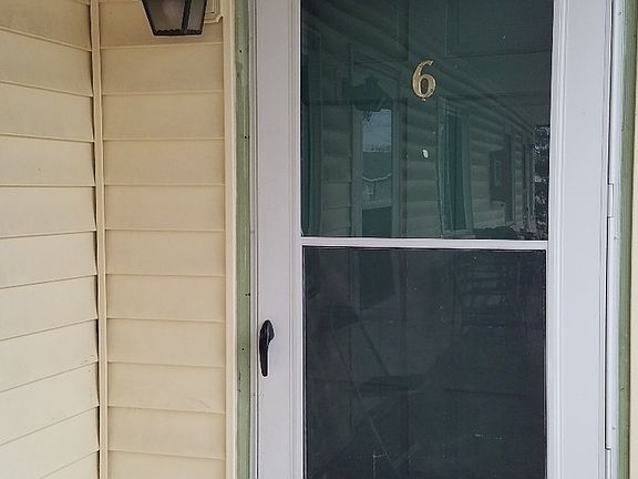 2nd image of 908 Greenhurst Ave NW APT 6